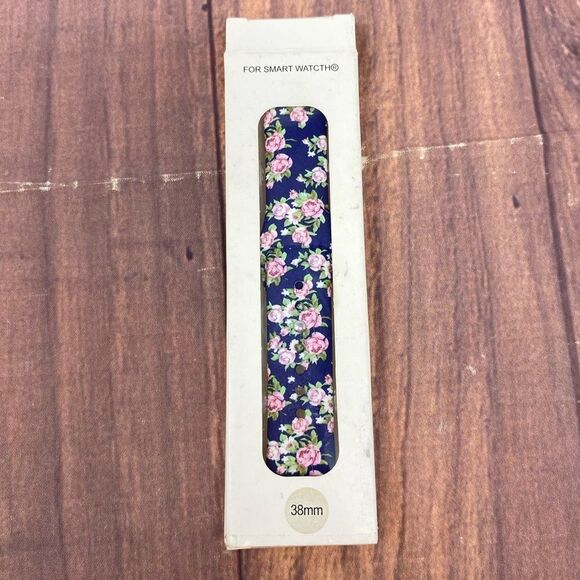 MACY’S NAVY FLORAL APPLE WATCH SILICONE BAND COMPATIBLE WITH 38MM AA10 - Picture 1 of 3